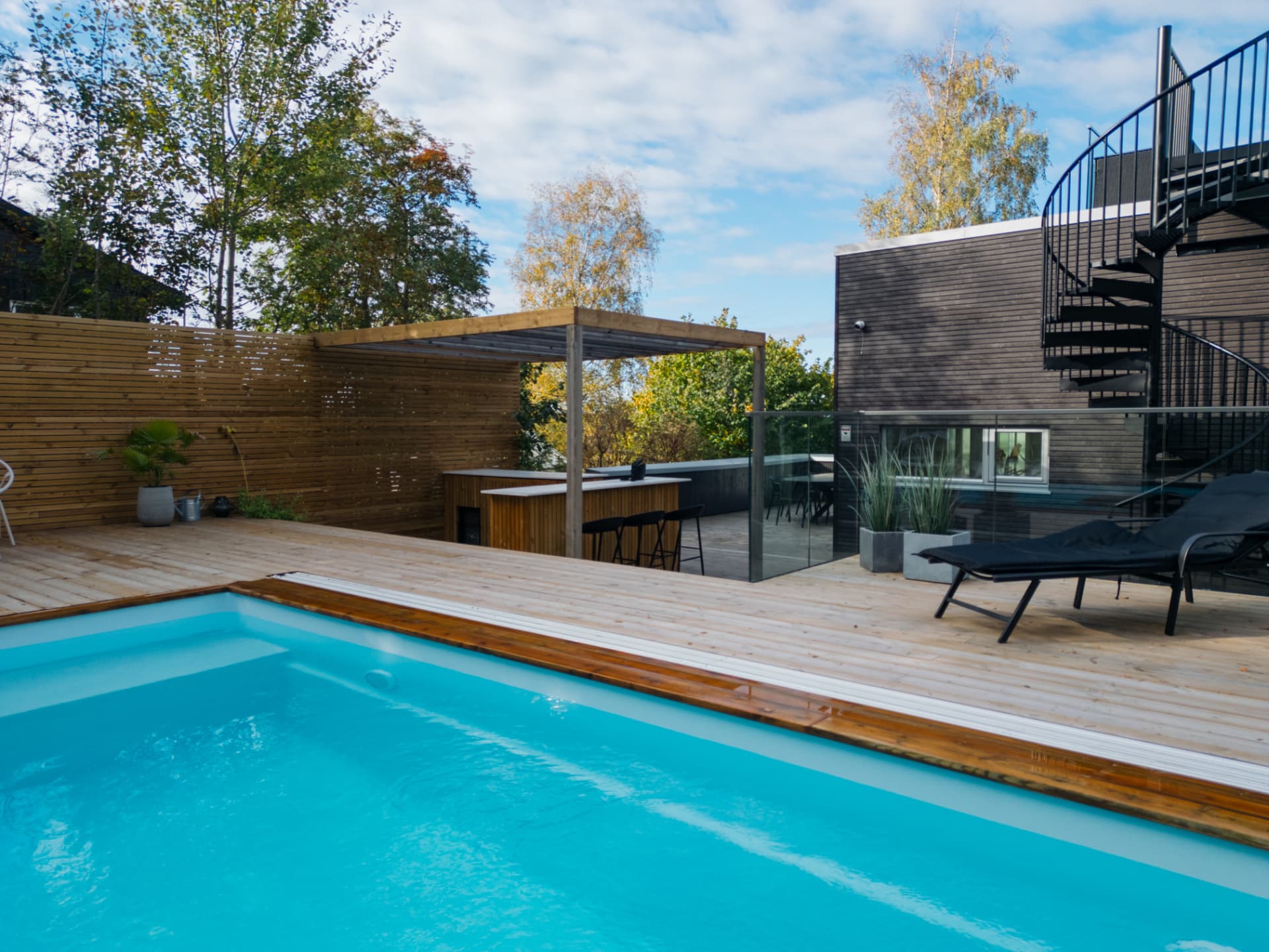 Pool terrace and pergola